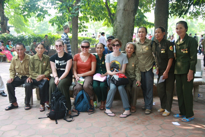 Giao lưu “Tri ân và chia sẻ” với các cựu Thanh niên xung phong ảnh 1