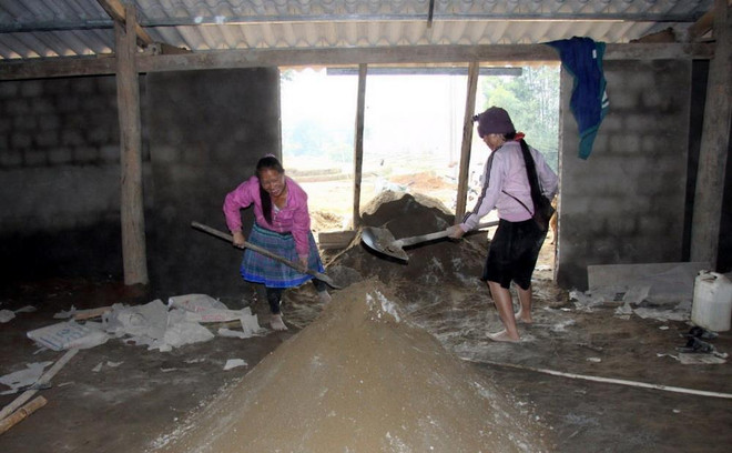 Lai Châu di dời 37 hộ dân ra khỏi vùng có nguy cơ sạt lở cao ảnh 1