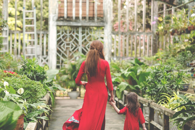 Thiên thần nhí Cadie Mộc Trà diện áo dài háo hức du Xuân ảnh 13