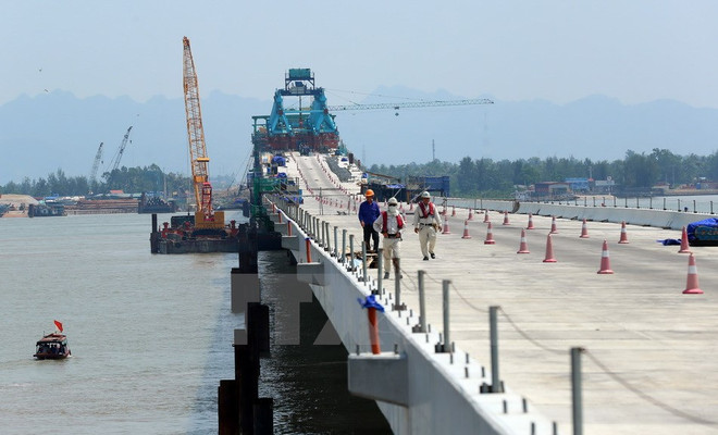 Công trường xây dựng cầu Tân Vũ-Lạch Huyện. (Ảnh: Huy Hùng/TTXVN) Sắp thông xe kỹ thuật cây cầu vượt biển dài nhất Đông Nam Á ảnh 1