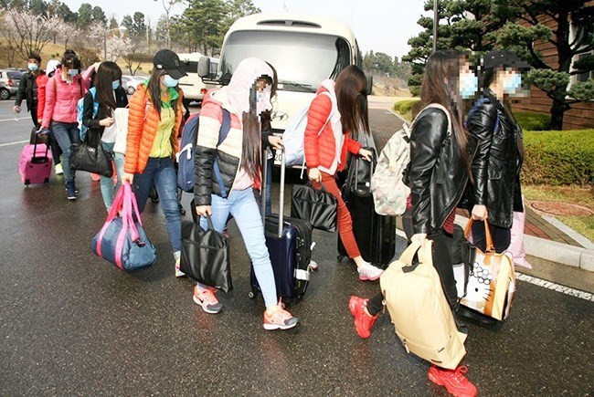 Nhân viên nhà hàng Triều Tiên đào tẩu sang Hàn Quốc. (Nguồn: Yonhap) Hàn Quốc: Người đào tẩu Triều Tiên không được ra hầu tòa ảnh 1