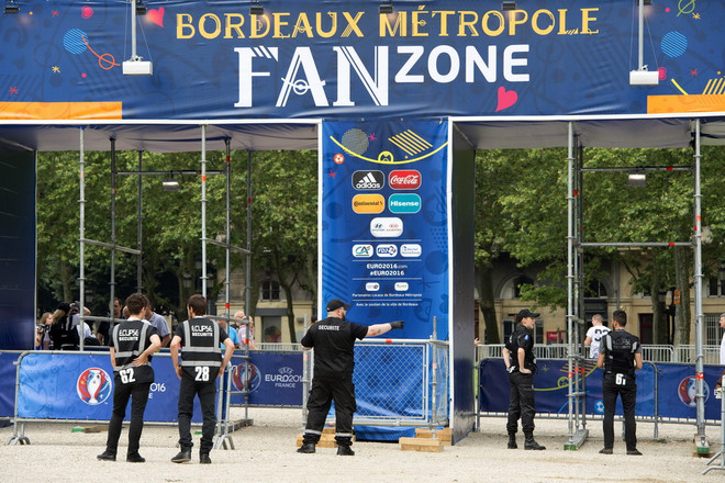 Nước Pháp đau đầu trước bài toán biểu tình và nguy cơ khủng bố ảnh 2