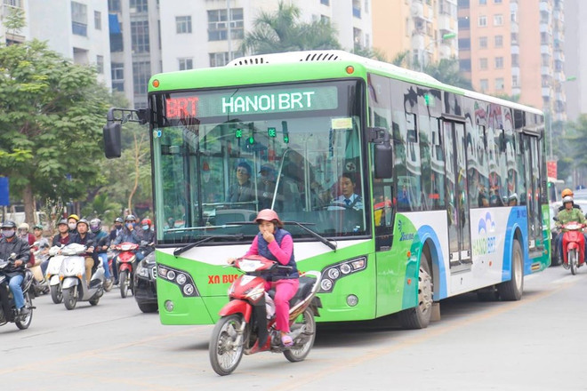 Chen chúc giữa một "rừng" phương tiện, BRT có giữ được "phong độ"? ảnh 2