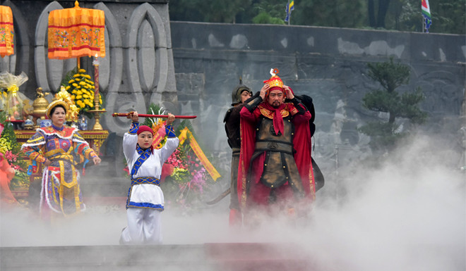 Dâng hương kỷ niệm 233 năm Quang Trung-Nguyễn Huệ lên ngôi Hoàng đế ảnh 1