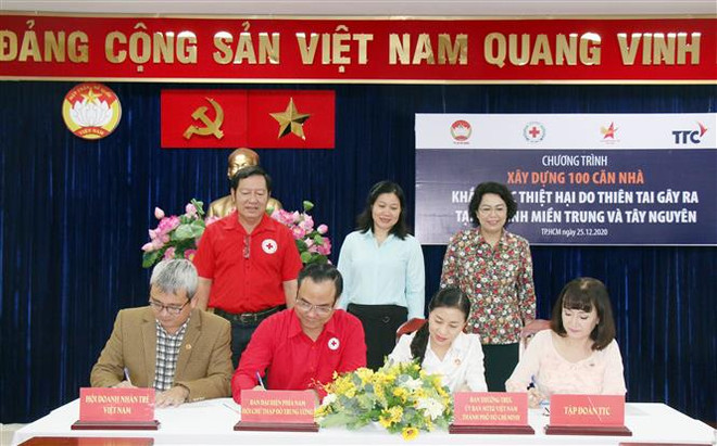 Xây 100 căn nhà ủng hộ người dân các tỉnh miền Trung-Tây Nguyên ảnh 1