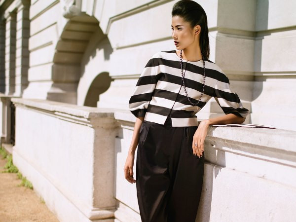 Hoàng Thùy cá tính ở London với phong cách “retro” ảnh 4