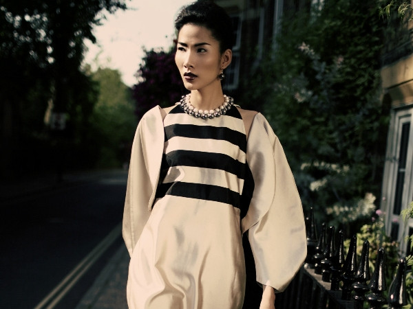 Hoàng Thùy cá tính ở London với phong cách “retro” ảnh 7