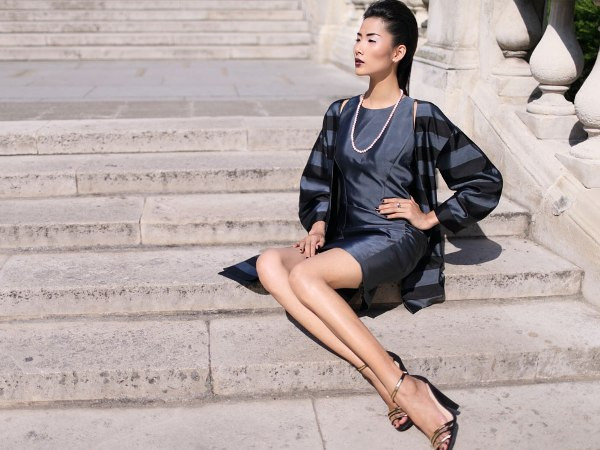 Hoàng Thùy cá tính ở London với phong cách “retro” ảnh 2