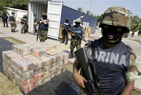 Bắt giữ một vụ vận chuyển ma túy ở Mexico. (Nguồn: Reuters) Hải quân Mexico thu giữ 2 tấn cocaine tại bang Oaxaca và Guerrero ảnh 1