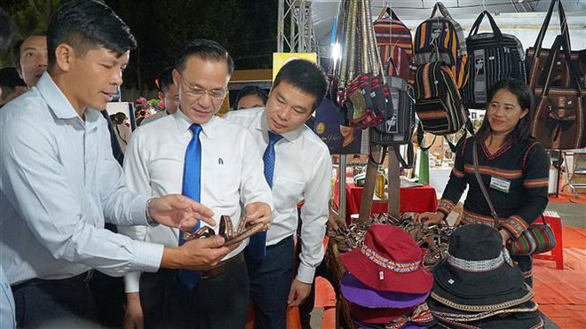 Hội chợ xúc tiến thương mại cho các hợp tác xã miền Trung-Tây Nguyên ảnh 1