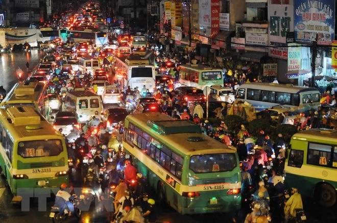 Kẹt xe tại Thành phố Hồ Chí Minh. (Ảnh minh họa. Nguồn: TTXVN) Đề xuất cấm xe giường nằm vào trung tâm Thành phố Hồ Chí Minh từ 15/12 ảnh 1
