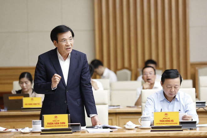 Bộ trưởng, Chủ nhiệm Văn phòng Chính phủ Trần Văn Sơn phát biểu. (Ảnh: Dương Giang/TTXVN) Phiên họp thứ 3 Ban Chỉ đạo các công trình, dự án quan trọng quốc gia ảnh 7