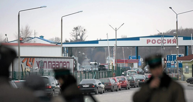 Ba Lan chính thức cấm phương tiện đăng ký ở Nga nhập cảnh ảnh 1