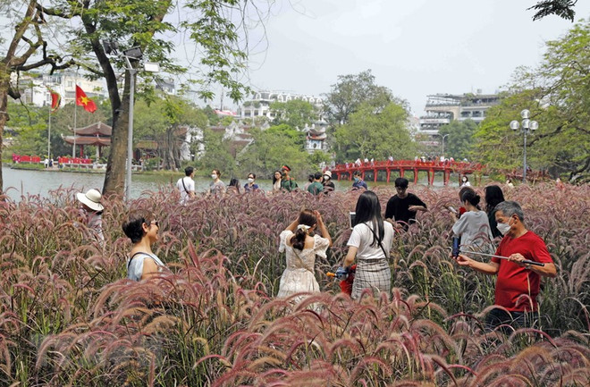 ‘Kỳ nghỉ vàng’ 30/4 còn nhiều bất cập dù tăng trưởng mạnh mẽ ảnh 1