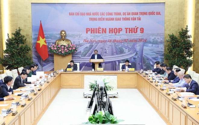 Thủ tướng Phạm Minh Chính chủ trì phiên họp. (Ảnh: Dương Giang/TTXVN) ttxvn_thu tuong chu tri hop 2.jpg