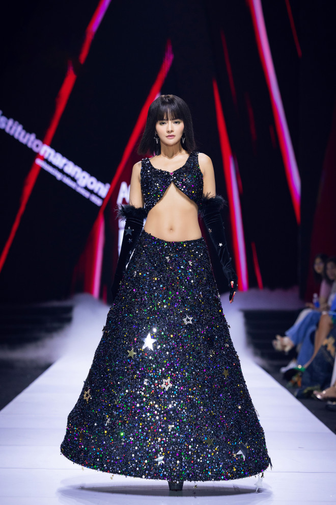 Tuần Thời trang Quốc tế: Cuộc dạo chơi của những vẻ đẹp không giới hạn ảnh 4