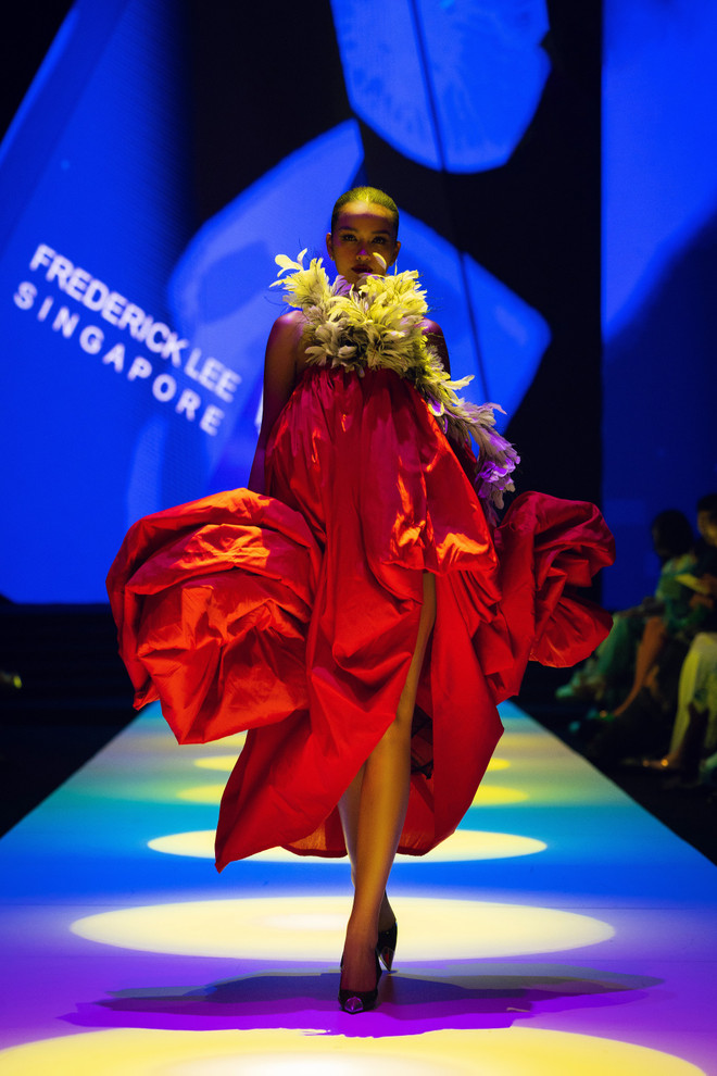 Tuần Thời trang Quốc tế: Cuộc dạo chơi của những vẻ đẹp không giới hạn ảnh 5