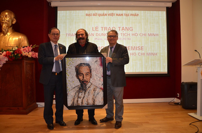 Một nghệ sỹ Algeria sáng tác tranh chân dung Chủ tịch Hồ Chí Minh ảnh 1