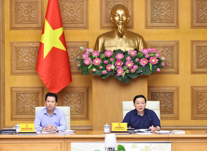 Phó Thủ tướng Trần Hồng Hà chủ trì cuộc họp. (Ảnh: Minh Đức/TTXVN) ttxvn_pho thu tuong tran hong ha 2.jpg