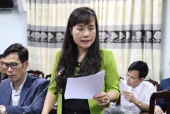 Bà Tô Mai Hoa, Giám đốc Sở Y tế tỉnh Bắc Ninh phát biểu tại buổi làm việc. (Ảnh: Thanh Thương/TTXVN) Chưa có cơ sở khẳng định học sinh nhiễm sán do ăn thịt lợn ảnh 1