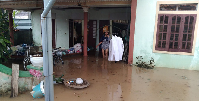 Quảng Bình: Mưa lớn gây ngập lụt, chia cắt nhiều tuyến đường ảnh 1