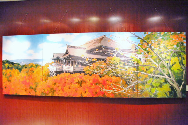 Bức tranh 3 tấm vẽ chùa Thanh Thuỷ (Kyomizu) ở Kyoto. (Ảnh: Gia Quân/Vietnam+) Triển lãm tranh phong cảnh Nhật Bản của họa sỹ Phạm Luận tại Tokyo ảnh 3