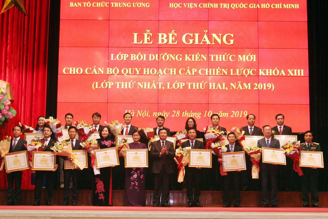 Bế giảng lớp bồi dưỡng cán bộ quy hoạch cấp chiến lược của Đảng ảnh 1