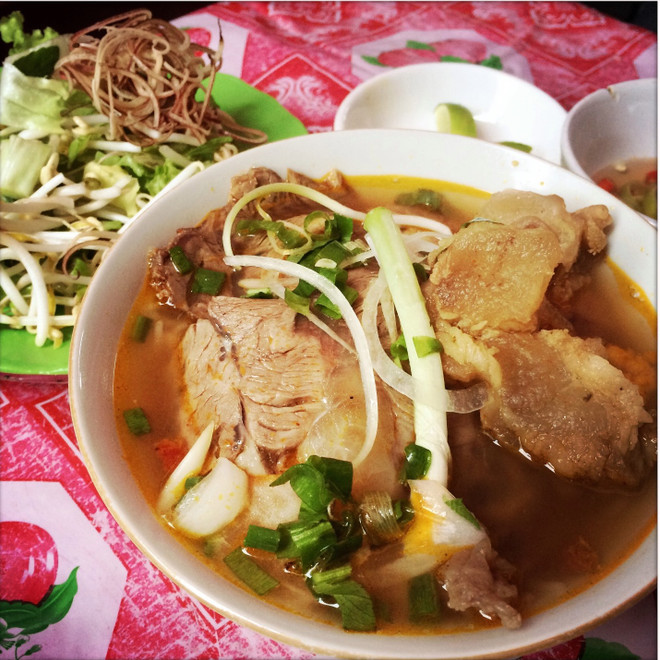 Những địa chỉ ẩm thực không thể bỏ qua khi đến cố đô Huế ảnh 1