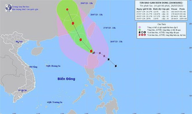 Bão Doksuri giật trên cấp 17 tiếp tục di chuyển theo hướng Tây Bắc ảnh 1