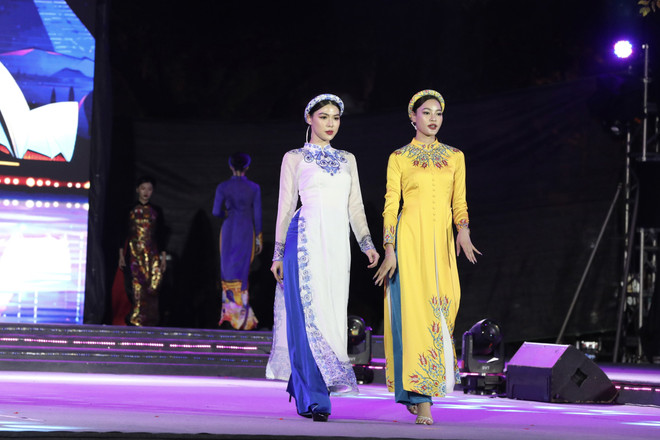 Khai mạc Lễ hội Áo dài Du lịch: Ấn tượng những sắc màu truyền thống ảnh 4