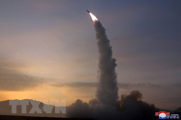 Hàn Quốc thông báo Triều Tiên phóng 2 tên lửa đạn đạo tầm trung ảnh 1