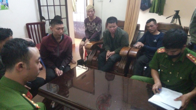 Tạm giữ 6 đối tượng để làm rõ hành vi chống người thi hành công vụ ảnh 1