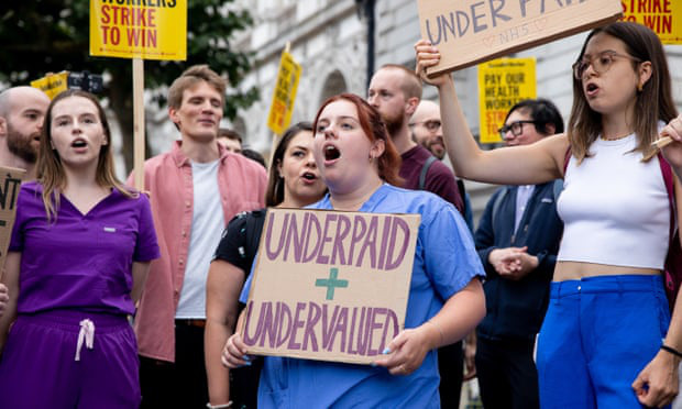 Công đoàn ngành y tế Anh nêu điều kiện chấm dứt đình công ảnh 1