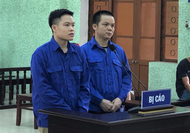 Lĩnh 20 năm 6 tháng tù giam về hành vi tổ chức xuất cảnh trái phép ảnh 1