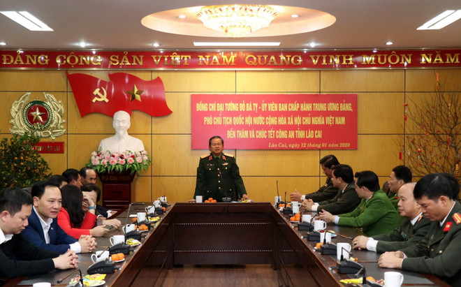 Phó Chủ tịch Quốc hội Đỗ Bá Tỵ thăm, chúc Tết tại tỉnh Lào Cai ảnh 1