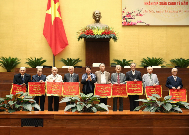 Gặp mặt nguyên lãnh đạo Quốc hội, cán bộ hưu trí Văn phòng Quốc hội ảnh 2