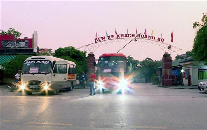 Quảng Ninh: Khai trương tuyến xe buýt chở giáo viên ở hai xã vùng cao ảnh 1