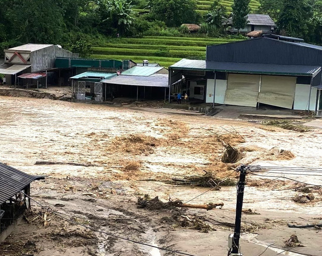 Hỗ trợ gia đình các nạn nhân bị nạn do mưa lũ ở Hà Giang ảnh 1