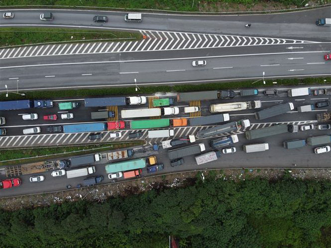 Tăng cường xử lý xe vi phạm trên tuyến cầu Thanh Trì-vành đai 3 ảnh 1