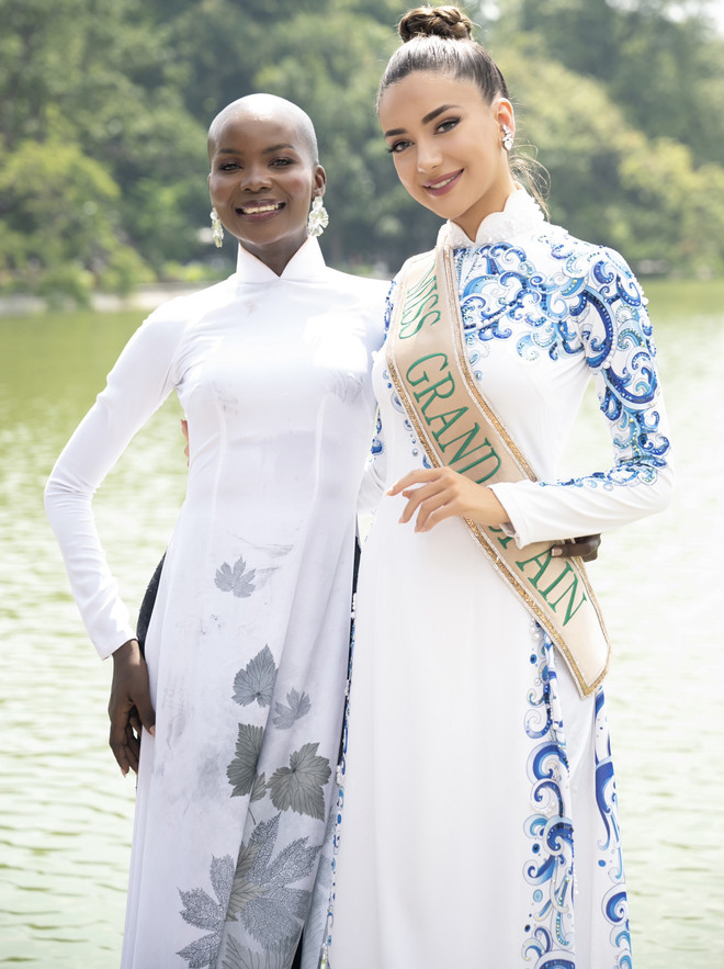 Thí sinh Miss Grand International 2023 mặc áo dài tham quan Hà Nội ảnh 2