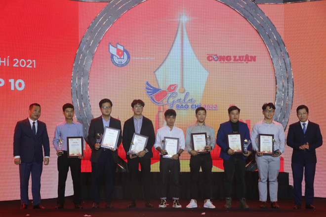 Gala báo chí năm 2022 và Lễ trao giải ảnh 'Khoảnh khắc báo chí’ ảnh 2