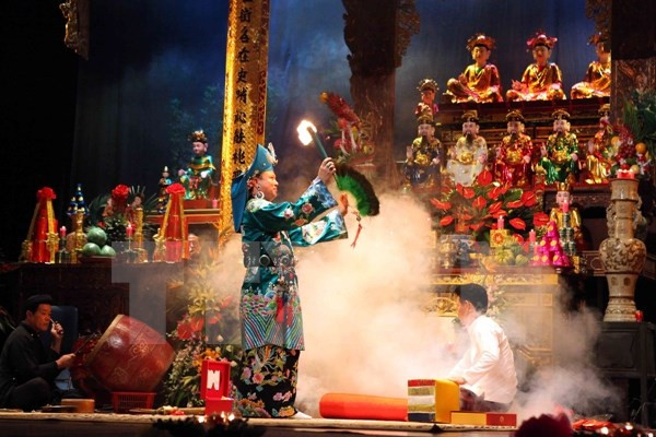 Di sản Thực hành Tín ngưỡng thờ Mẫu Tam phủ của người Việt đã chính thức được vinh danh là Di sản văn hóa phi vật thể đại diện của nhân loại. (Ảnnh minh họa: TTXVN) Bình chọn 10 sự kiện văn hóa, thể thao và du lịch năm 2016 ảnh 1
