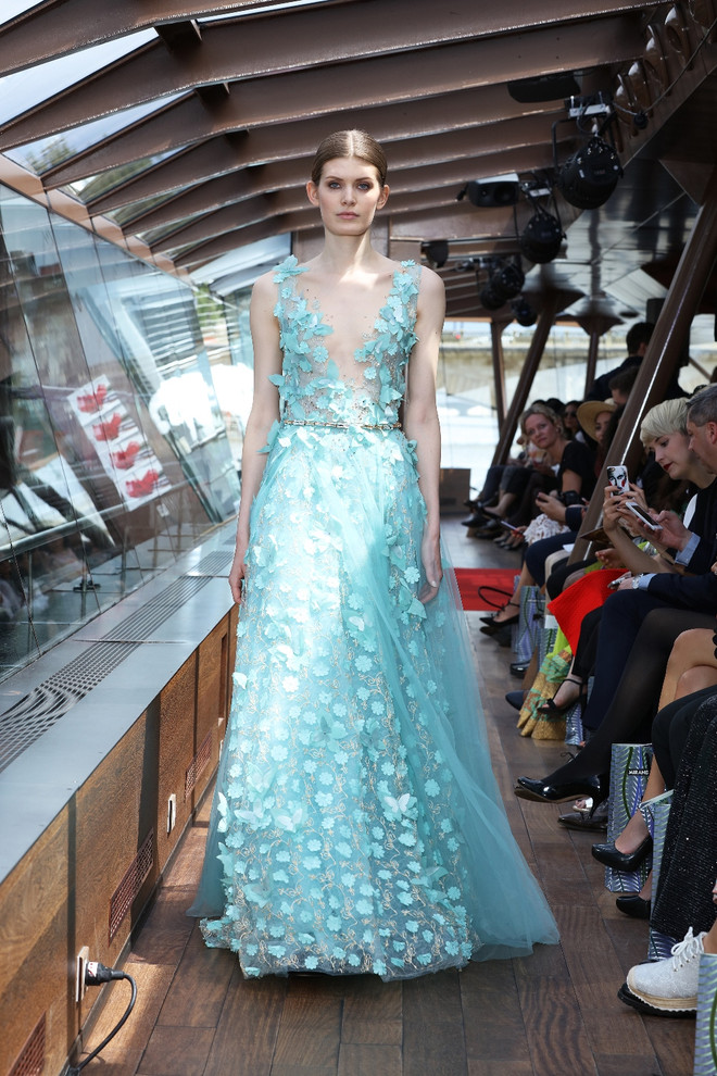 [Photo] Mãn nhãn với show diễn thời trang cao cấp trên sông Seine ảnh 18