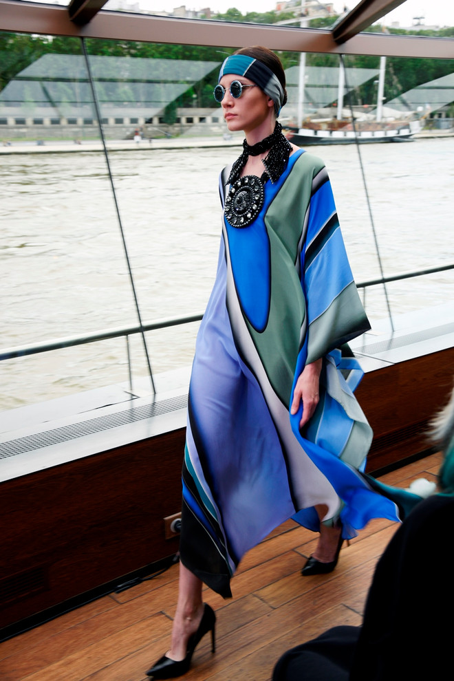 [Photo] Mãn nhãn với show diễn thời trang cao cấp trên sông Seine ảnh 54