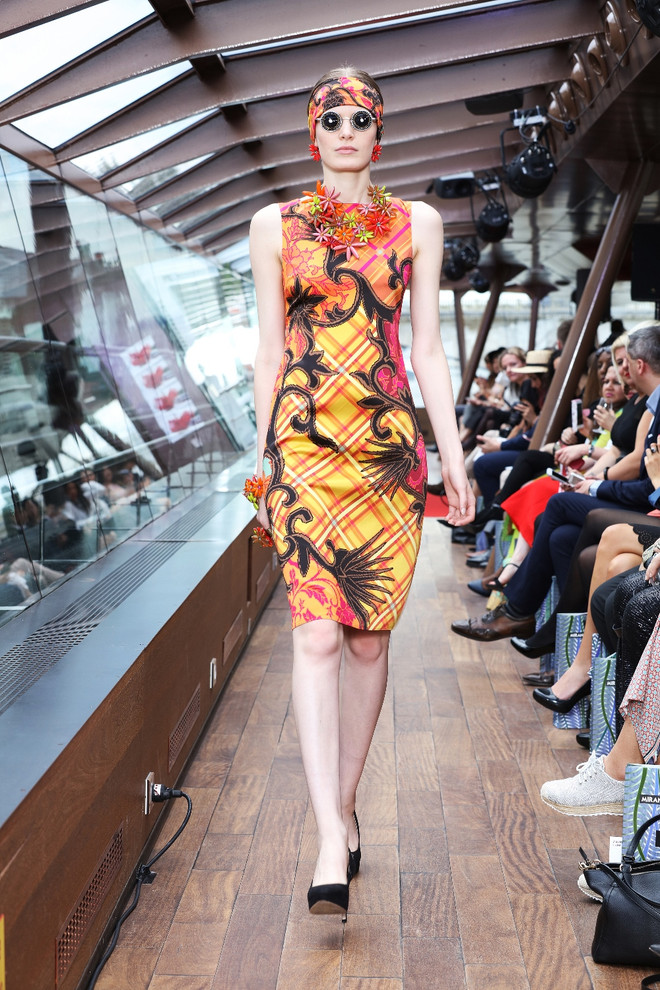 [Photo] Mãn nhãn với show diễn thời trang cao cấp trên sông Seine ảnh 27