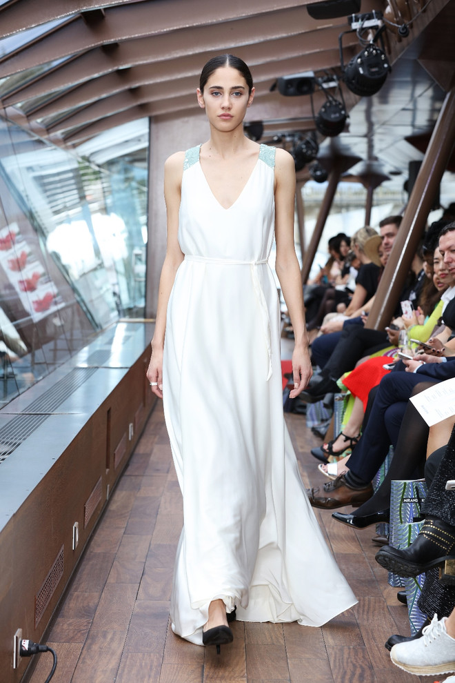 [Photo] Mãn nhãn với show diễn thời trang cao cấp trên sông Seine ảnh 33