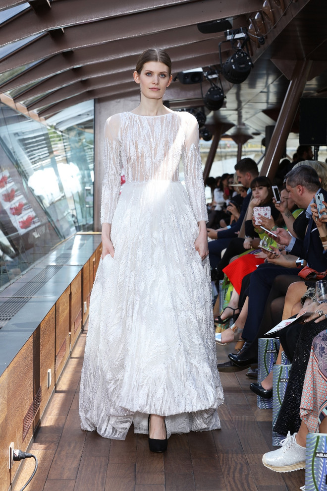 [Photo] Mãn nhãn với show diễn thời trang cao cấp trên sông Seine ảnh 42