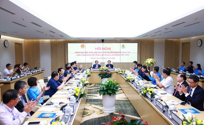 Hội nghị đánh giá việc thực hiện quy chế về mối quan hệ công tác giữa Chính phủ với Tổng Liên đoàn Lao động Việt Nam. (Ảnh: Dương Giang/TTXVN) ttxvn_Thu tuong pham minh chinh 2.jpg