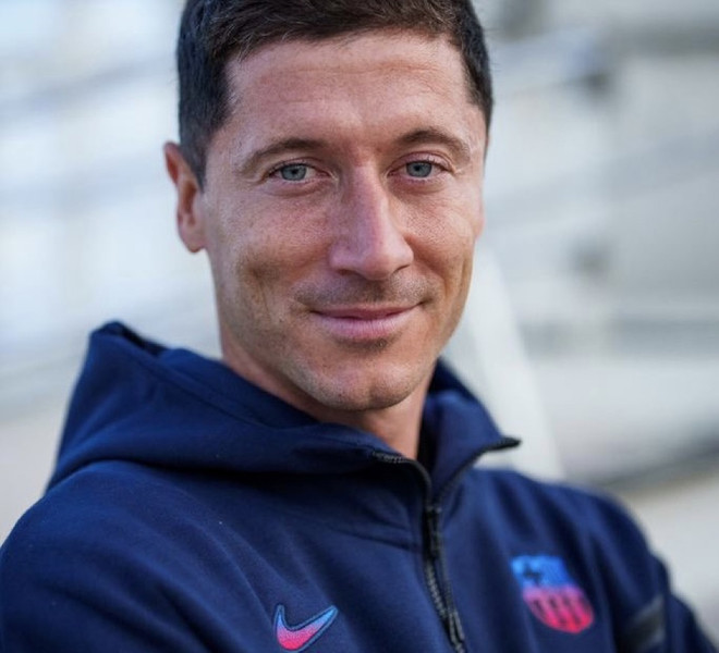 Lewandowski trong màu áo Barcelona Ngôi sao Robert Lewandowski tiết lộ lý do chuyển tới Barcelona ảnh 1