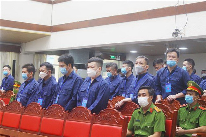 Vụ buôn lậu xăng dầu ở Đồng Nai: Nữ nhân viên đã làm giả 89 bộ hồ sơ ảnh 1